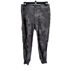 Prana Women's Gray Camo Halle Jogger Pants Size 2